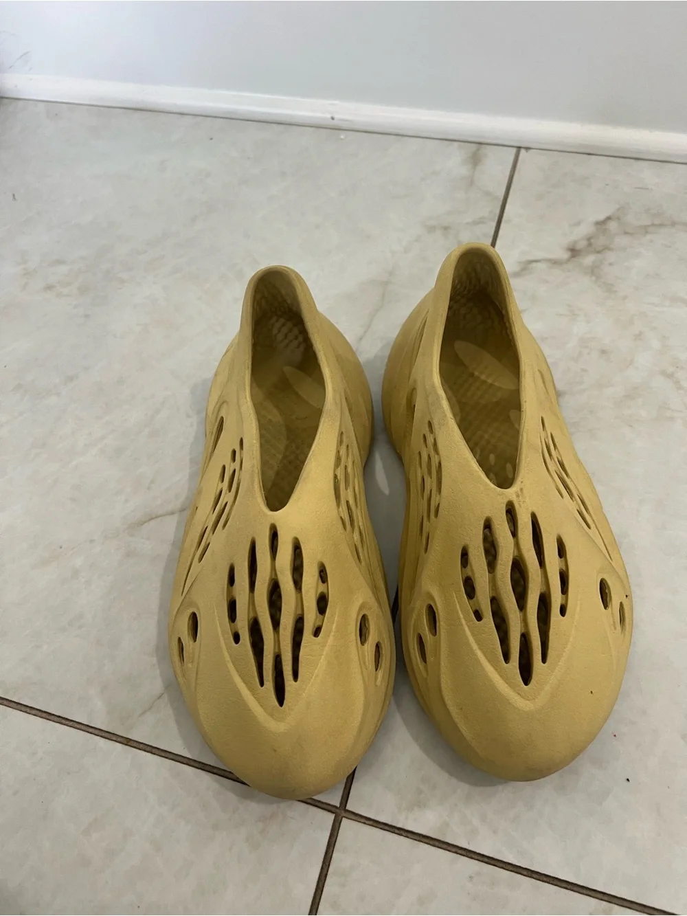 Adidas Yeezy Foam Runner Sulfur Slip On Clogs Size 7 US